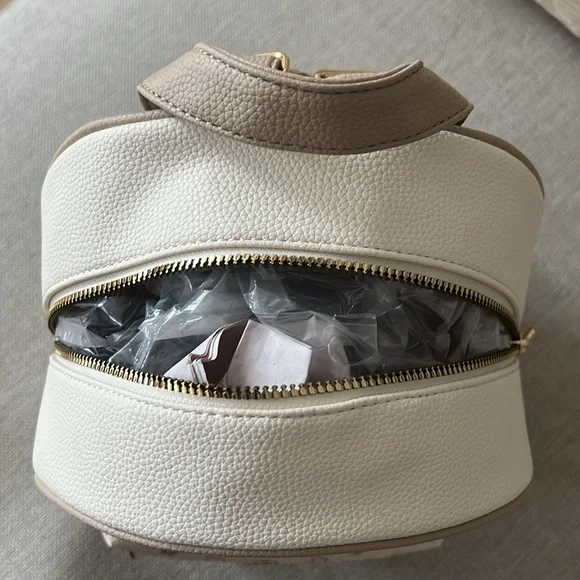 Mickey Mouse Backpack + mystery jewelry!! - Picture 5 of 9